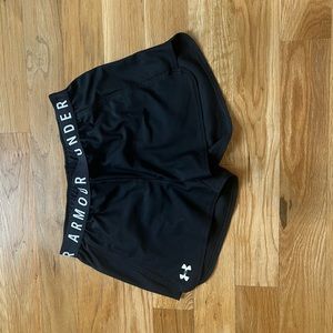 Under armor womens black shorts size medium